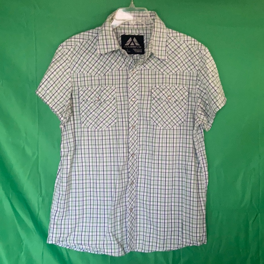 Button up men’s short sleeve collar
